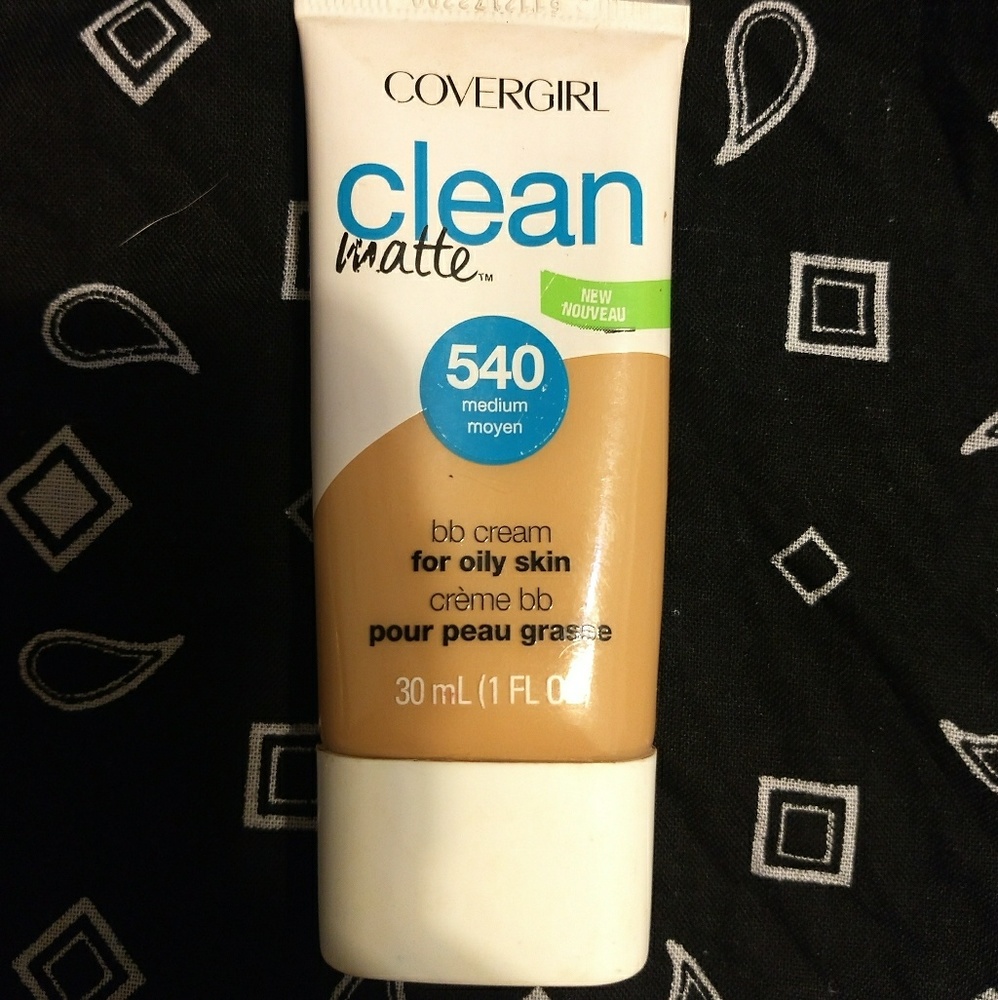 ADD ON ITEM CoverGirl clean matte bb cream - Picture 1 of 1
